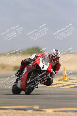 media/Sep-30-2023-SoCal Trackdays (Sat) [[636657bffb]]/Turn 15 (1120am)/